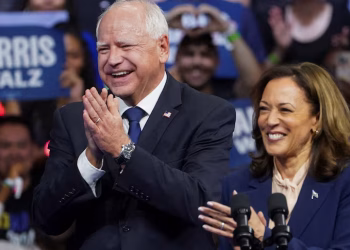 Harris, Walz test Midwest credentials at Michigan and Wisconsin rallies