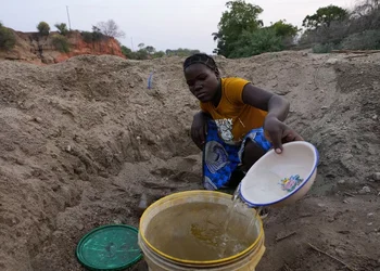 Zimbabwe and four other countries in Southern Africa near full scale human catastrophe from drought - WFP hints