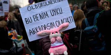 Dozens of health workers in Turkey on trail over infant deaths
