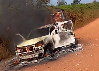 Fire destroys NPP campaign vehicle on Sampa road