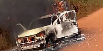 Fire destroys NPP campaign vehicle on Sampa road