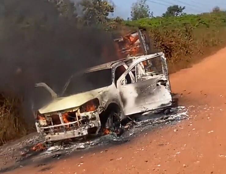 Fire destroys NPP campaign vehicle on Sampa road