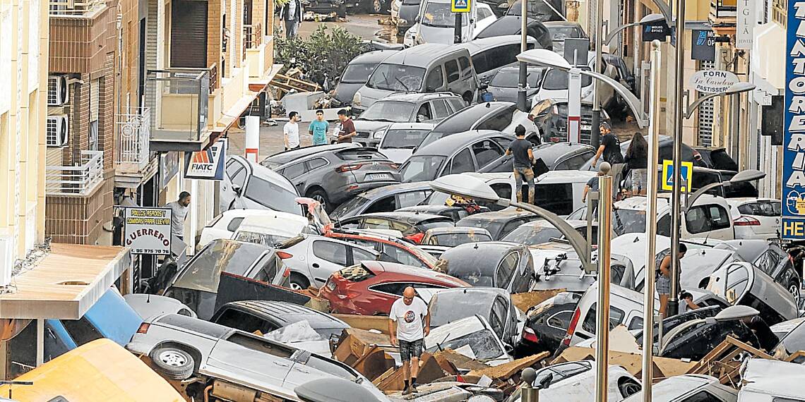 Valencia Floods: Victims call for extra aid from central government