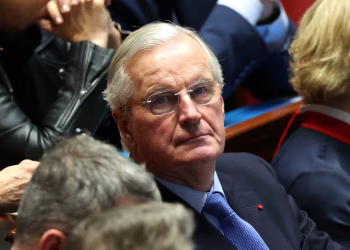France lawmakers reach final talks on ousting Barnier's government