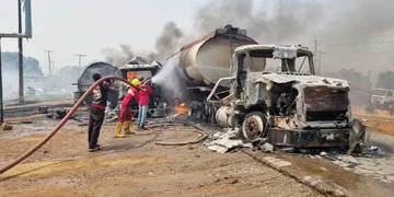 Nigeria: At least 18 dead in gasoline tanker explosion