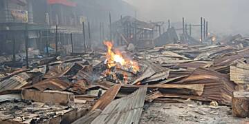 Over 1,000 shops burn in Kantamanto