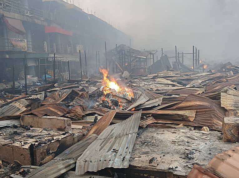 Over 1,000 shops burn in Kantamanto
