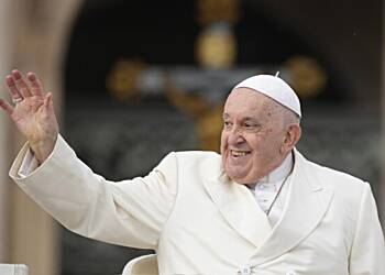 Pope calls on world leaders to cancel debts of poorer nations