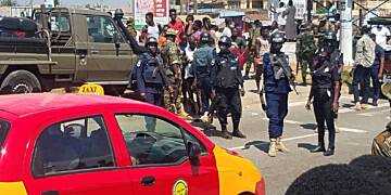 Faulty traffic light on Awoshie-Anyaa road Police deployed to ensure free flow of vehicles and ensure safety