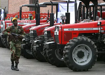 Zimbabwbe: First payments after 20-year-old land reform order released to affected white farmers