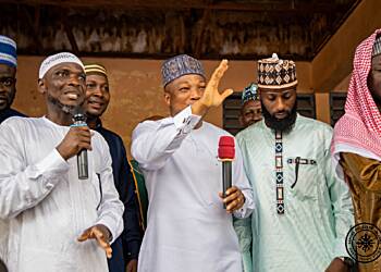 Okudzeto Ablakwa joins Juapong Muslim community to pray for Veep's full recovery