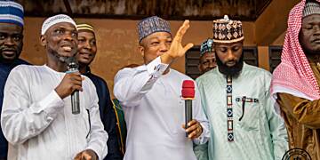 Okudzeto Ablakwa joins Juapong Muslim community to pray for Veep's full recovery