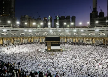 Muslim pilgrims arrive in Mecca for Hajj pilgrimage