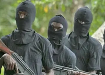 SEVEN ARMED ROBBERS ESCAPE AFTER ROBBING COMMUTERS OF 1.7 MILLION CFA, JEWELRY, AND PHONES AT GOMOA POTSIN