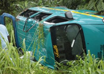 E/R- Children, pregnant woman, survive accident on Adukrom road