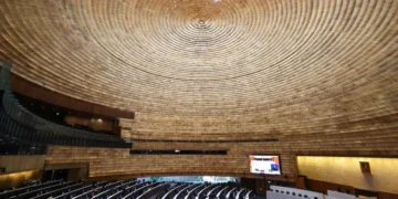 Thailand: Court suspends PM from duty amid pending case for dismissal