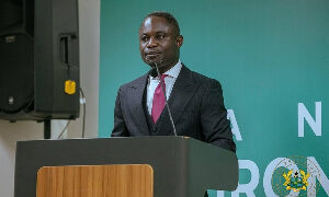 Health Minister Addresses Salary Crisis Affecting 13,500 Nurses and Midwives