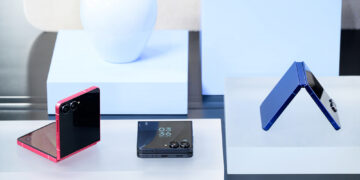 Samsung Galaxy Z Flip7: A Pocket-Sized AI Powerhouse With a New Edge-To-Edge FlexWindow