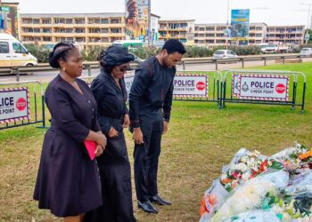 Nana Konadu Agyeman-Rawlings Lays Wreath In Memory Of Eight Helicopter Crash Victims