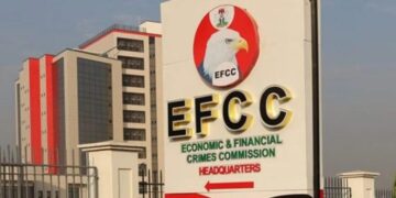 EFCC warns Nigerian youths against internet fraud