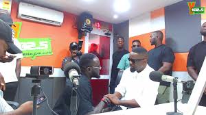 Entertainment pundit sows seed in Sarkodie's life