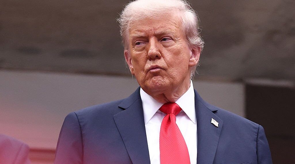 Trump urges EU to impose 100% tariffs on China and India to pressure Russia