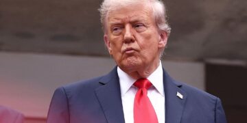 Trump urges EU to impose 100% tariffs on China and India to pressure Russia