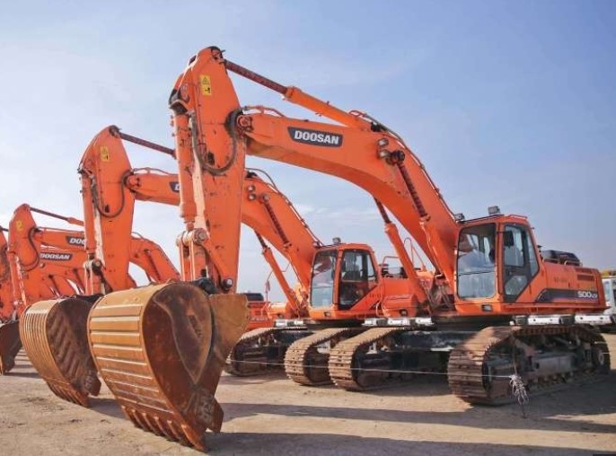 Gov’t registers 1,015 excavators to curb galamsey – Mahama