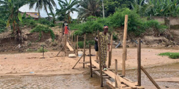 Kasapin Residents Cry for Urgent Repair of Deathtrap Wooden Bridge