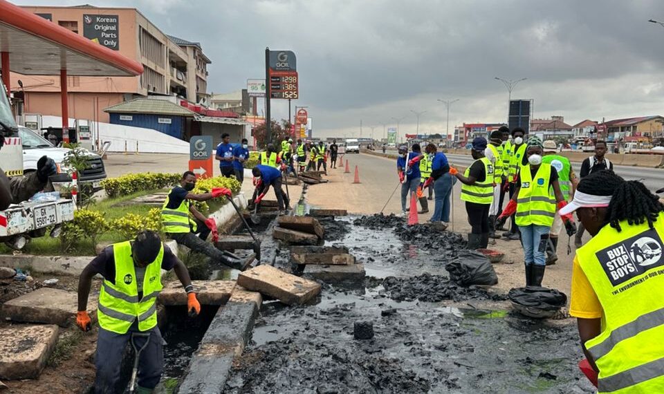 Buzstop Boys Lead Three-Day Clean Carnival Along the Lapaz Akweteyman Stretch