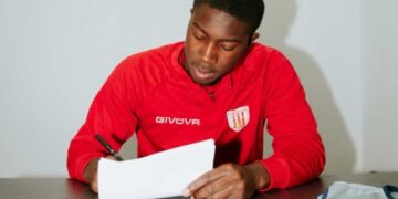Greek club Kampaniakos sign Ghanaian youngster Kelvin Lamptey-Mills