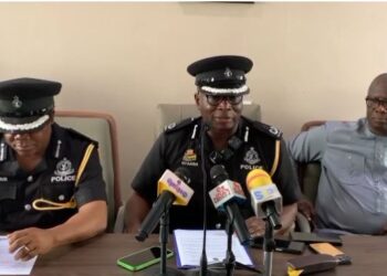 A/R: Five arrested as police seize 315 packs of tramadol and “royal” at Tweapease barrier