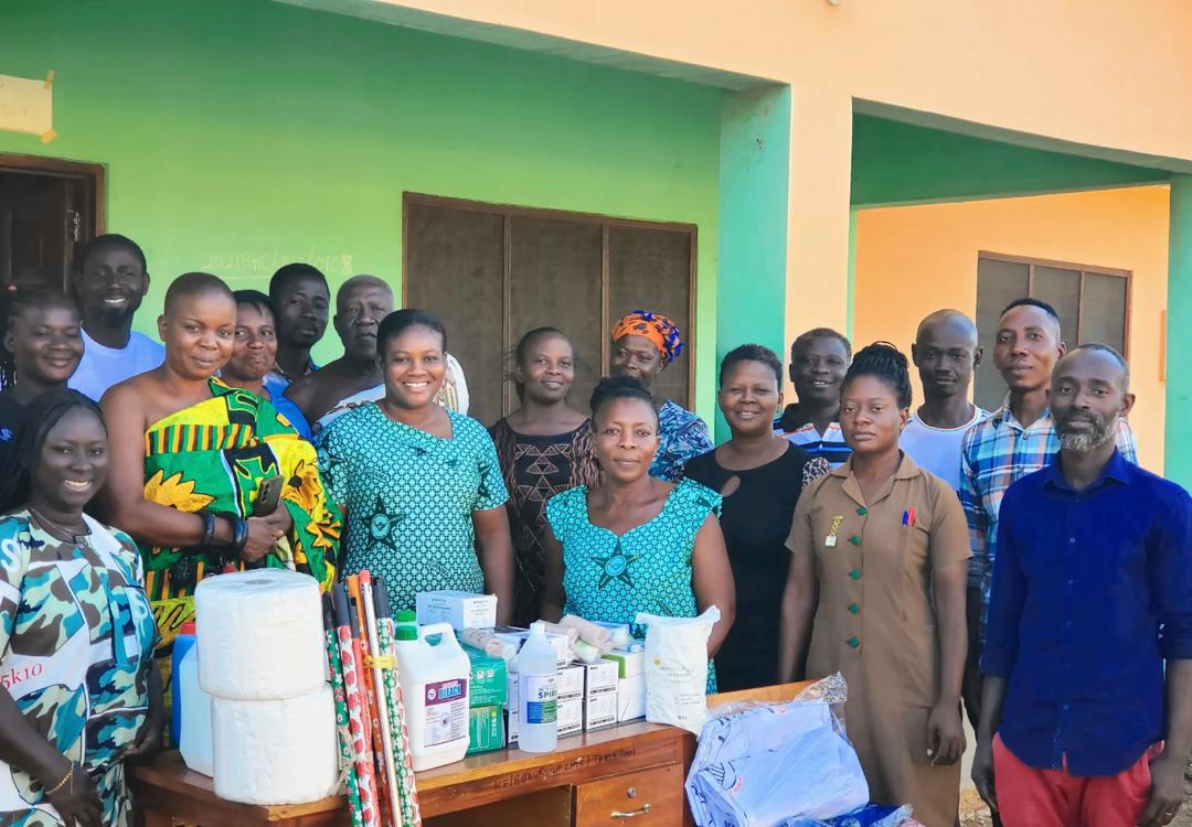 Doctors at Bokuruwa CHPS Compound express gratitude as Bokuruwa Future Leaders donate medical equipment