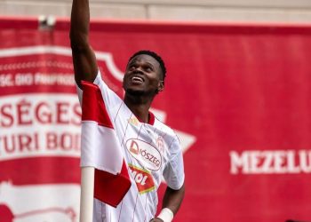 Carl Davordzie helps Sepsi OSK secure promotion to Romanian top flight