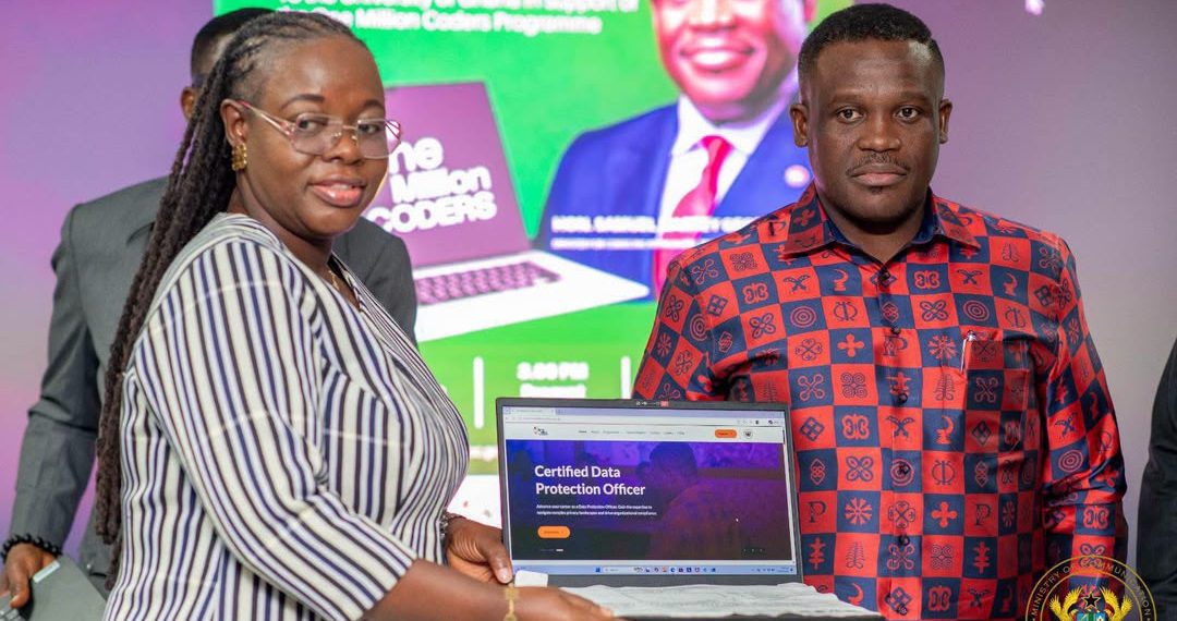 Ministry of Communication donates 2,000 laptops to University of Ghana